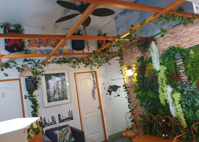 Gardenpod + Cafe *