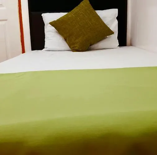 Hostel Gardenpod + Cafe Cebu
